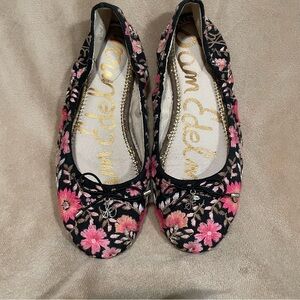 Sam Edelman Black Floral Embroidered Ballet Flats with Pink Flowers.
